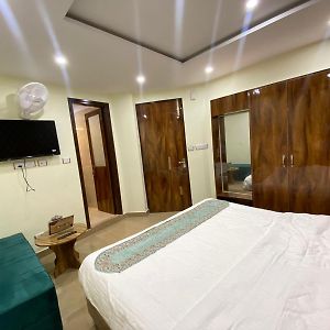 Budget King Room